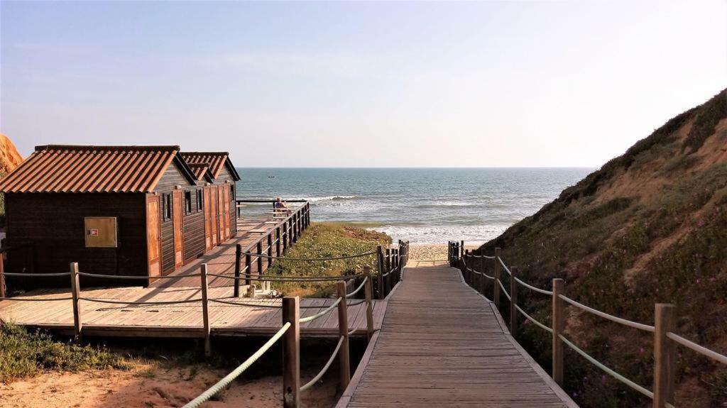 Falésia Beach Villa Olhos de Agua  Extérieur photo